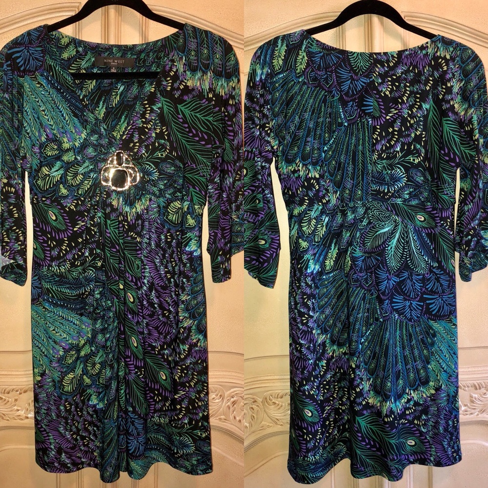 💥Like New💥 Beautiful Bell Sleeved Dress
